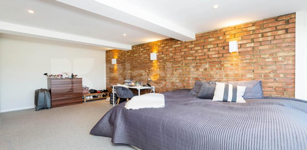 			3 Bedroom, 1 bath, 1 reception Maisonette			 EAGLE HOUSE-EAGLE WHARF ROAD, OLD STREET-SHOREDITCH